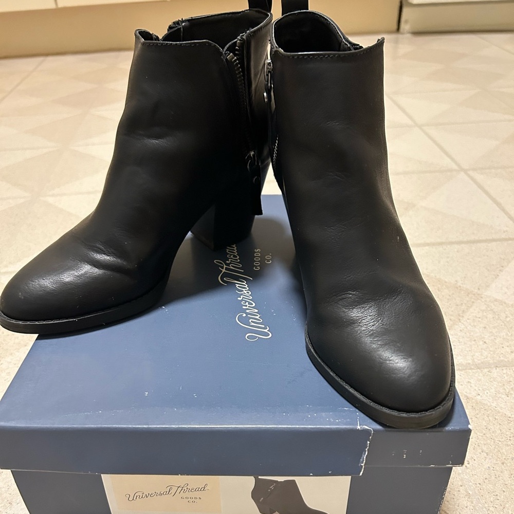 Size 8.5 booties. Universal Thread.